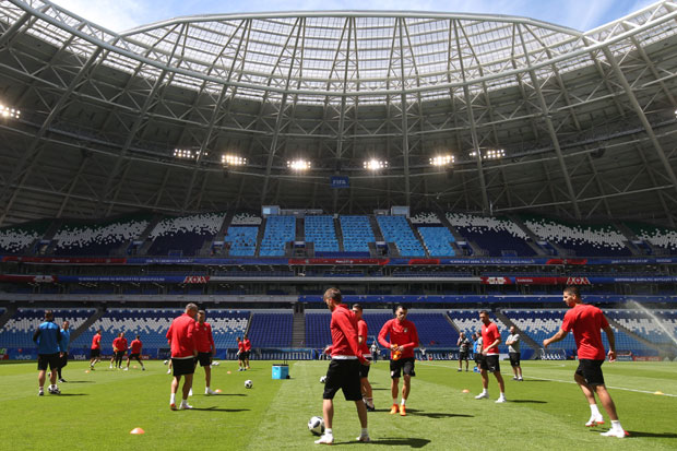 МИРНИ СНОВИ ДО ПОБЕДЕ: Репрезентација Србије у Самари игра први меч на Мундијалу