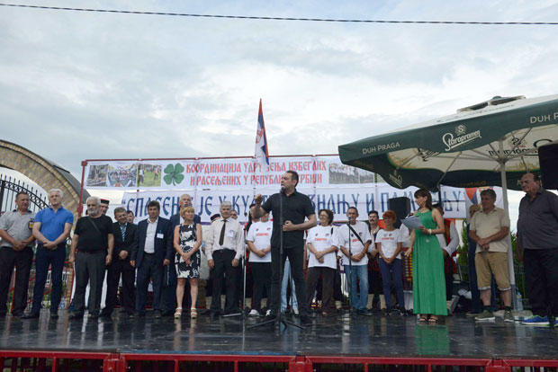 Вулин у Бусијама: Србија ће наставити да се бори за права прогнаних из Хрватске (ФОТО)