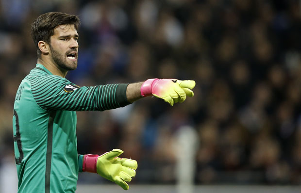 РЕАЛ БРЖИ ОД ЧЕЛСИЈА И ЛИВЕРПУЛА: Алисон у Мадриду за 60 милиона евра