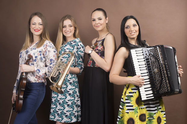 СПОЈИЛЕ НЕСПОЈИВО: Руменком на четири инструмента освојиле публику