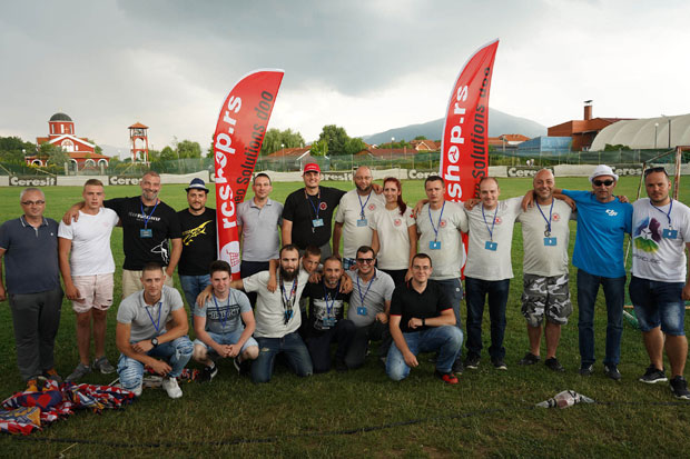 Надметање дронова у Нишу