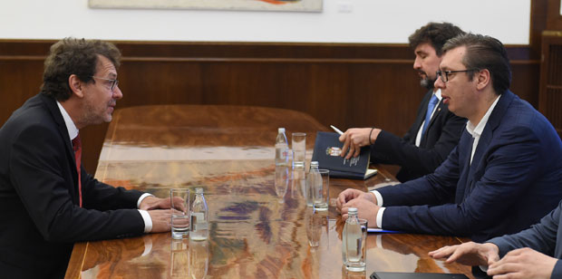 Вучић и Жигманов: Грађани Србије треба да поштују хрватску заједницу