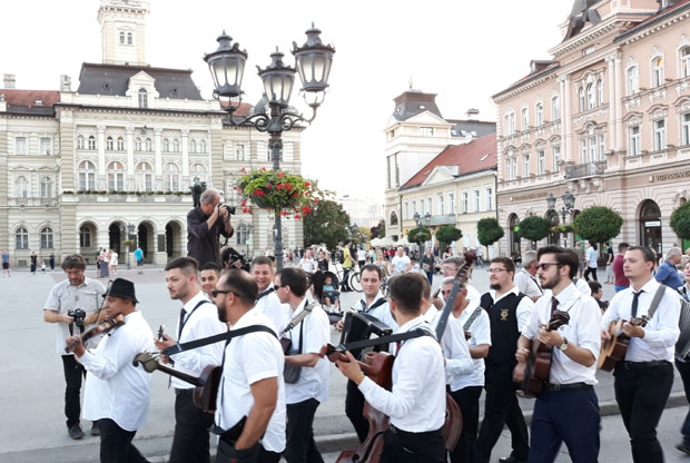 Тамбураши разгалили Новосађане
