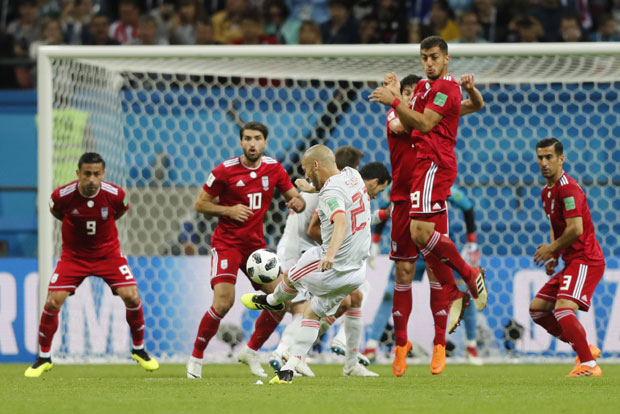 КРАЈ 7. ДАНА: Шпанија тешком муком до три бода, Уругвај у осмини финала, Роналдо за победу Португалије, српски фудбалери научили лекцију са Албанцима