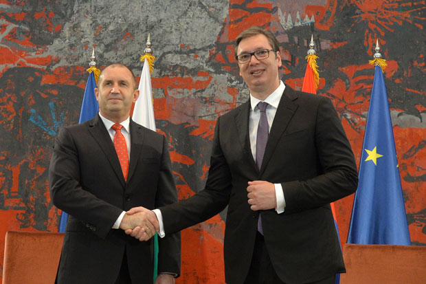 Вучић са Радевим: Време да се посветимо пријатељству и будућности
