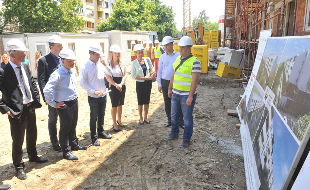 Квадрати за 270 расељених породица