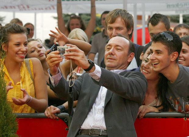 ПРВИ ФИЛМ ПОСЛЕ СКАНДАЛА: Кевин Спејси се враћа на филмско платно новом улогом (ВИДЕО)
