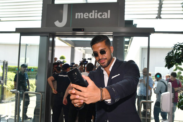 Емре Џан на лекарским прегледима у Торину