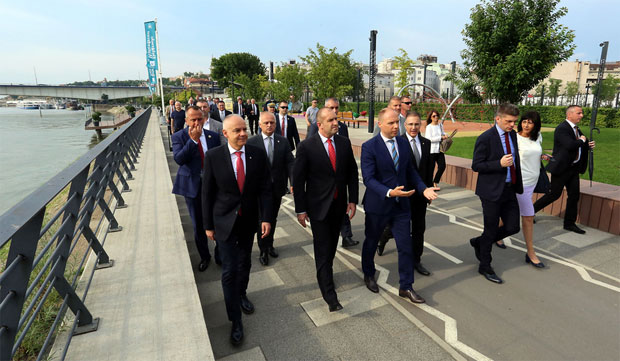 Радев обишао Београд на води