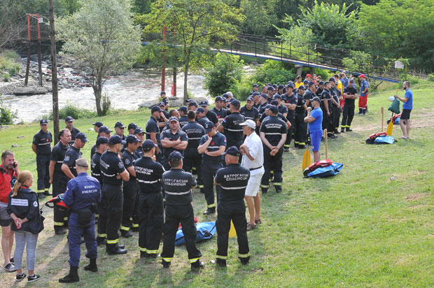 Вежба јединица МУП Србије: Вешти и храбри