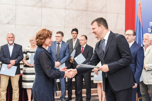 Стижу нови апарати и опрема