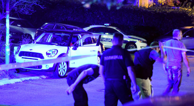 ПАЉБА ИЗ BMW-a У ПОКРЕТУ: Убијен мушкарац