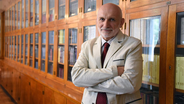 Нови варвари не могу срушити темеље поезије