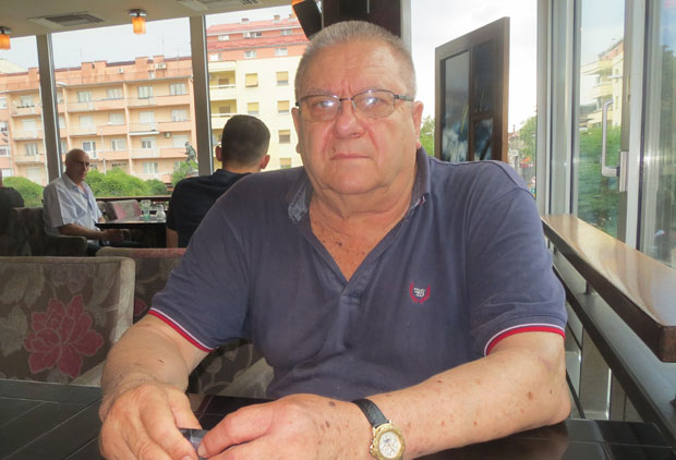 Отели му новац за операцију