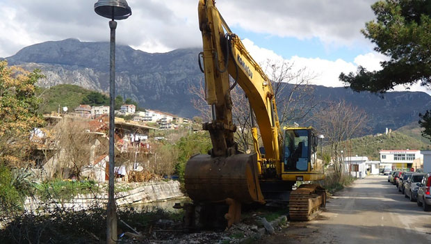 Лош пројекат довео до урушавања друма