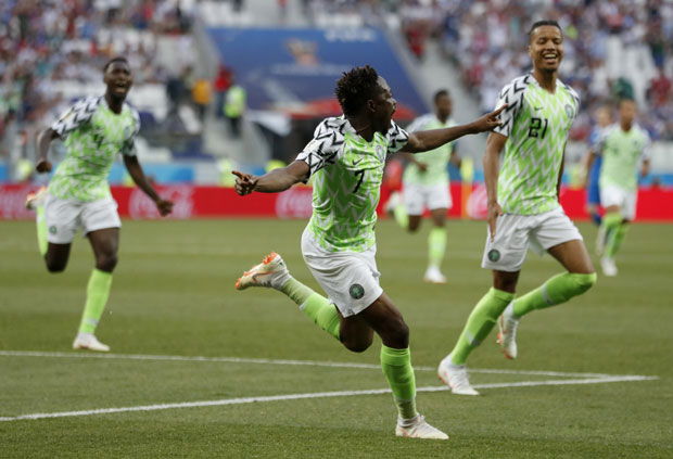 Муса јунак Нигеријаца: Преко Исланђана до прва три бода