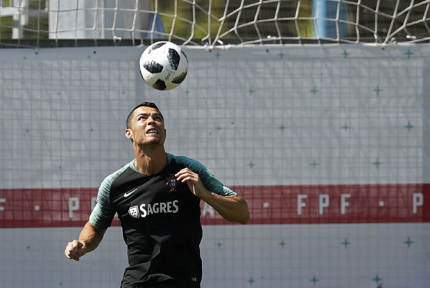 АМЕРИЧКИ СУДИЈА ДЕМАНТУЈЕ ПРИЧЕ: Нисам тражио Роналдов дрес!