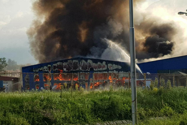 Пријепоље: Коловрат у диму, горела фабрика Трентекс 