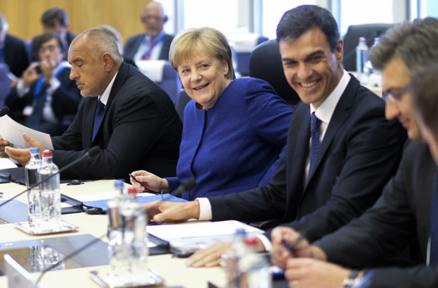 САМИТ ЕУ: Још нема решења за мигрантску спиралу