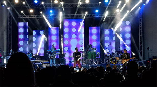 Жељко Јоксимовић приредио врхунски спектакл пред препуном Летњом позорницом у Нишу (ФОТО)