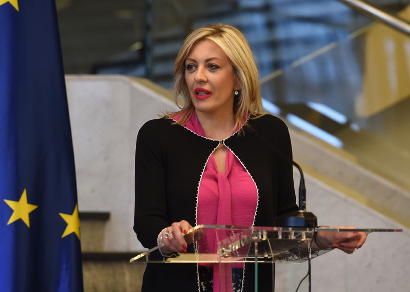 Јоксимовић: Синергијом Београда и Брисела до чланства; Хан: Два нова поглавља приближавају Србију ЕУ