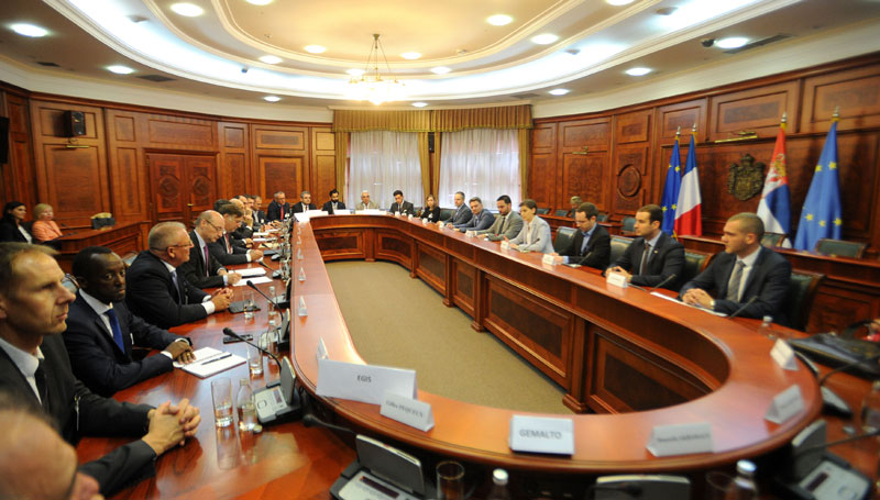 Француски привредници са премијерком: Заинтересовани смо за ИТ, путне и железничке коридоре