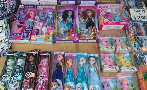 КОНТРОЛА ПРОИЗВОДА У ЦРНОЈ ГОРИ: Под лупом и дечје играчке