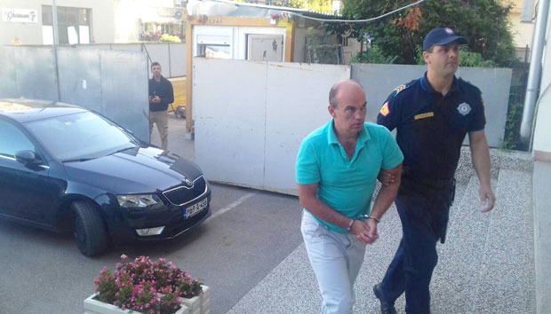 УХАПШЕН ОСУЂЕНИ РАЗБОЈНИК: Ножевима на полицајце