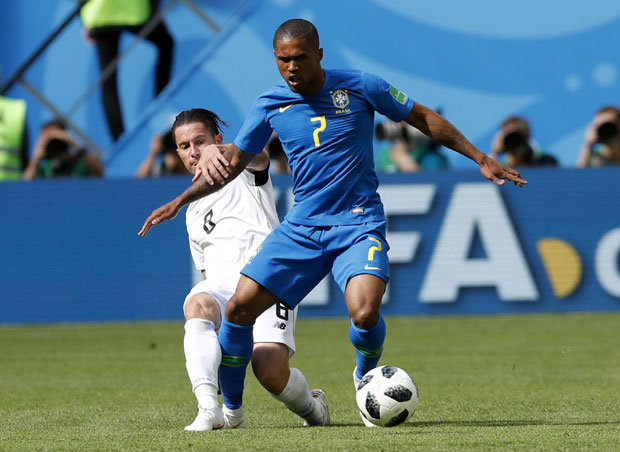 Даглас Коста тек за полуфинале