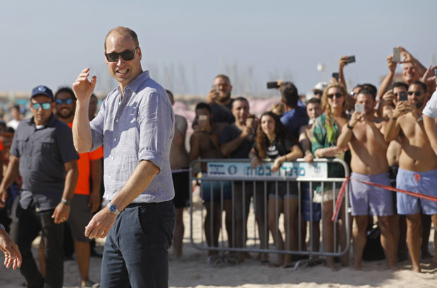 ИЗРАЕЛЦИ ПРИВЕЛИ АЛБАНЦА: Безбедносни агенти испитивали новинара АП за етничко порекло и верску припадност