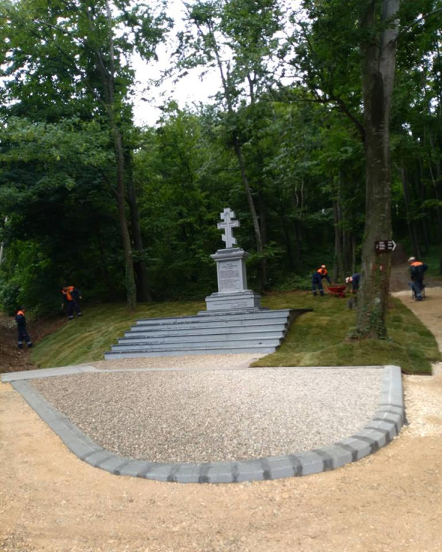 ФОТО: Уређен спомен комплекс у част Дарје Александровне