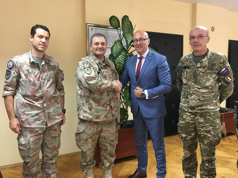 Горан Ракић на састанку са командантом КФОР-а