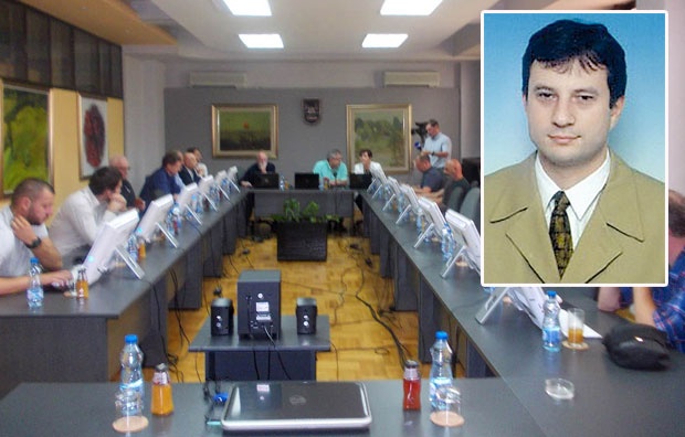 УНИВЕРЗИТЕТ У КРАГУЈЕВЦУ: Филиповић в. д. ректора