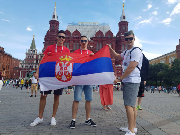 СРПСКИ НАВИЈАЧИ У МОСКВИ: Дајте Бразил да се играмо
