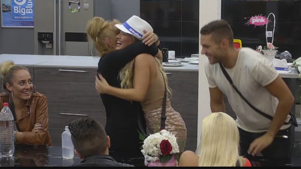 ГОРДАНА ПРОГОВОРИЛА О ТЕОДОРИНОЈ И АНЂЕЛОВОЈ ВЕЗИ: Све зависи од његове мајке (ВИДЕО) 