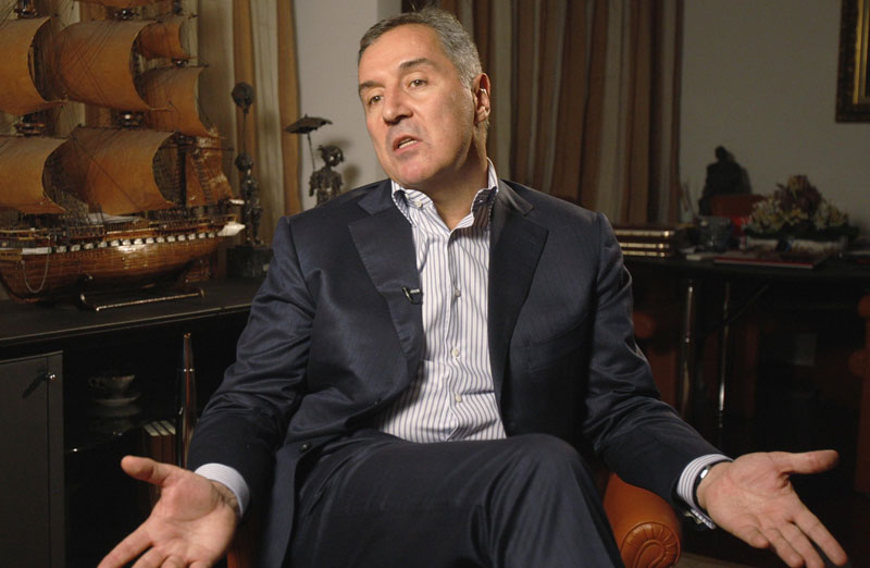 МИЛО УПОЗОРИО: Срби у Црној Гори не смеју победити, укинули би признање Косова и санкције Русији