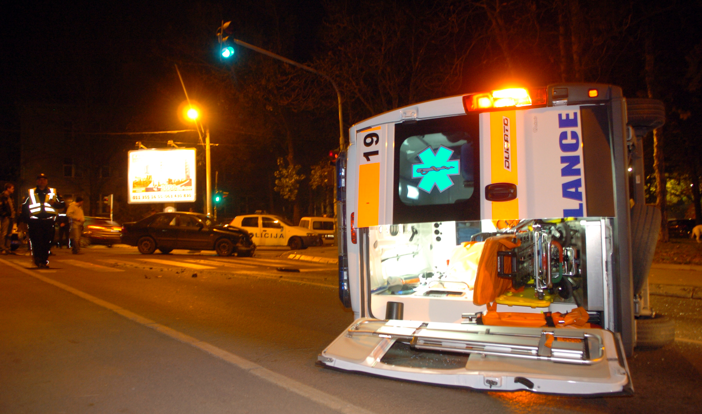 НОЋ У БЕОГРАДУ: Погинуо пешак у Тошином бунару