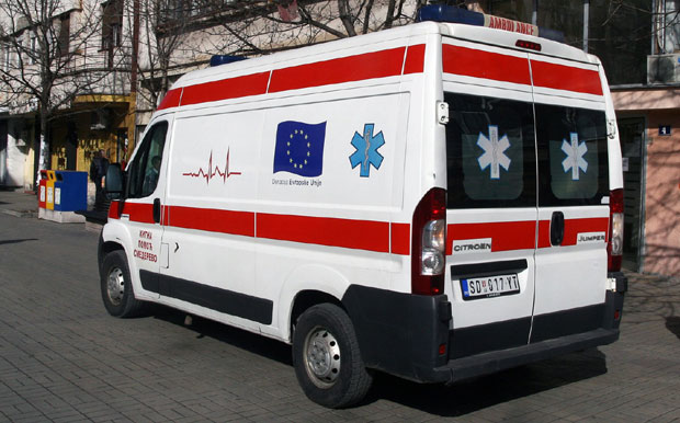 РАДНИК ПАО СА КРОВА БУДУЋЕ ТУРСКЕ ФАБРИКЕ: Повреде опасне по живот