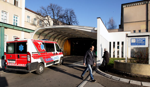 ХИТНА ПОМОЋ: Тешка саобраћајка код Икее, мушкарац реанимиран