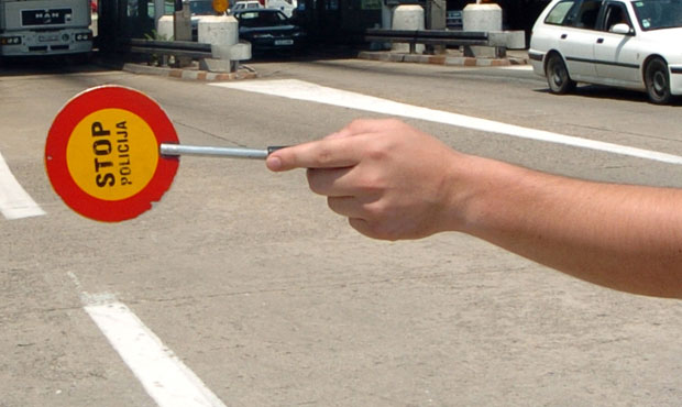 НЕПЛАЋЕНЕ КАЗНЕ ЗА САОБРАЋАЈНЕ ПРЕКРШАЈЕ: Возачи дугују 58 милиона КМ, рекордер треба да плати 62.654 КМ