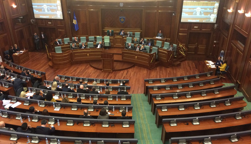 Приштина: Српске посланике називали „свињама”, усвојили законе о претварању КБС у војску