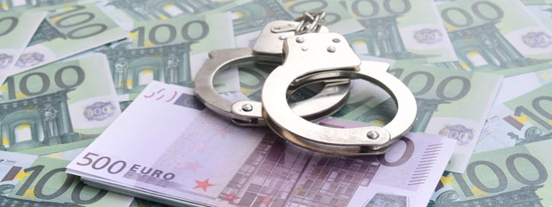 И ПУТНИЦИ УЧЕСТВОВАЛИ У ПОДМИЋИВАЊУ: Ухапшени цариник и возач аутобуса, осумњичени за примање и давање мита