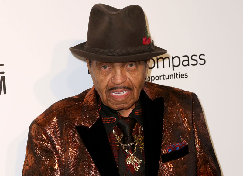 Преминуо Џозеф Џексон, отац и менаџер Мајкла Џексона