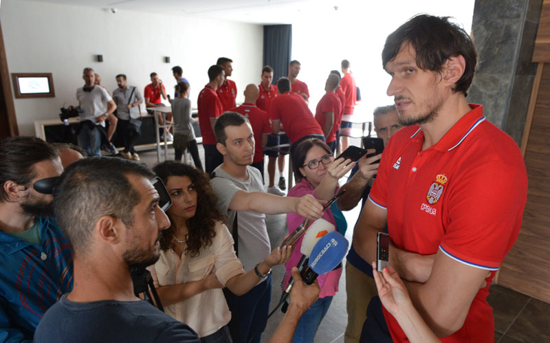 СА БОБИЈЕМ У ТБИЛИСИ: Репрезентација Србије данас путује у Грузију