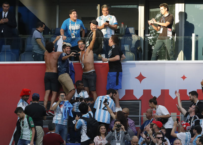 МАРАДОНА ГЛЕДАО ОРЛОВЕ:  Нисам био у болници, само сам остао без свести