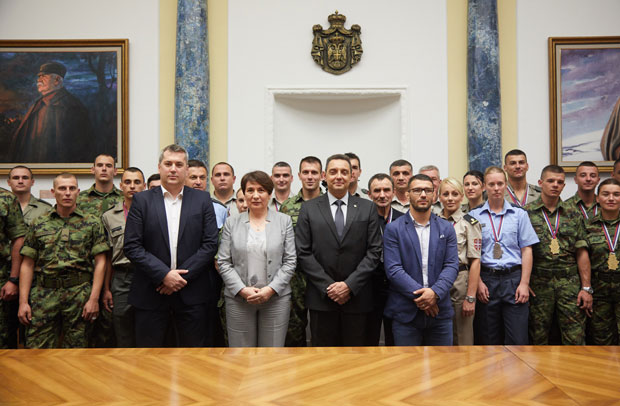 Министар Вулин: Захваљујући Mozzartu, војни спортисти више неће пропуштати такмичења