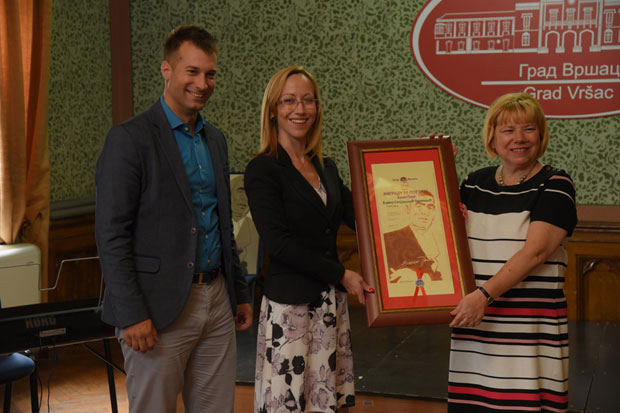 Послушала Попин савет, па добила његову награду