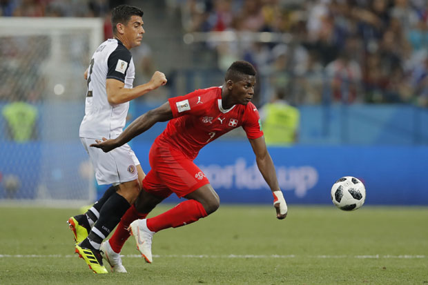 Швајцарски фудбалер видео новорођену ћерку и вратио се у Русију