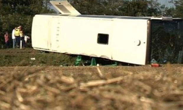 СТРАВИЧНА НЕСРЕЋА: Препун аутобус се сурвао у клисуру, 47 мртвих