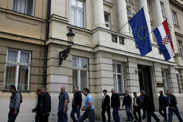 ХРВАТСКА РАЗОЧАРАНА УНИЈОМ: Загреб без еуфорије и значајних домета обележио годишњицу уласка у ЕУ